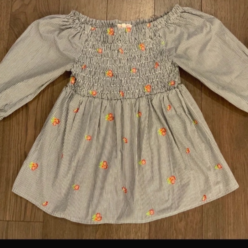 Floral smocked shirt size XL